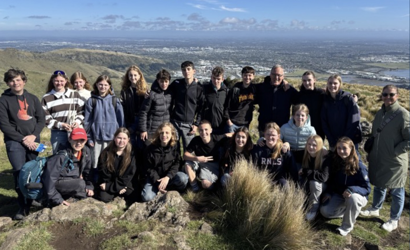 Schüler und Schülerinnen der weiterführenden Lukas-Schulen besuchen eine christliche Schule in Neuseeland